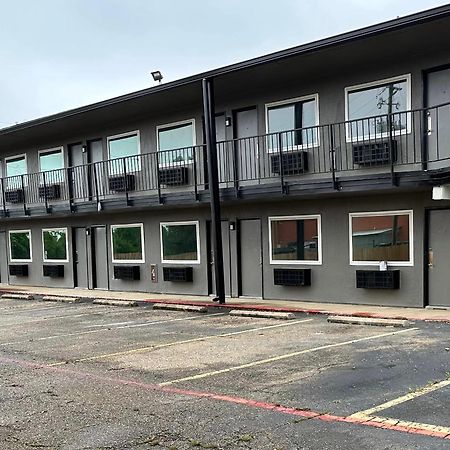 Studio City Suites, A Travelodge By Wyndham Texarkana Exterior photo