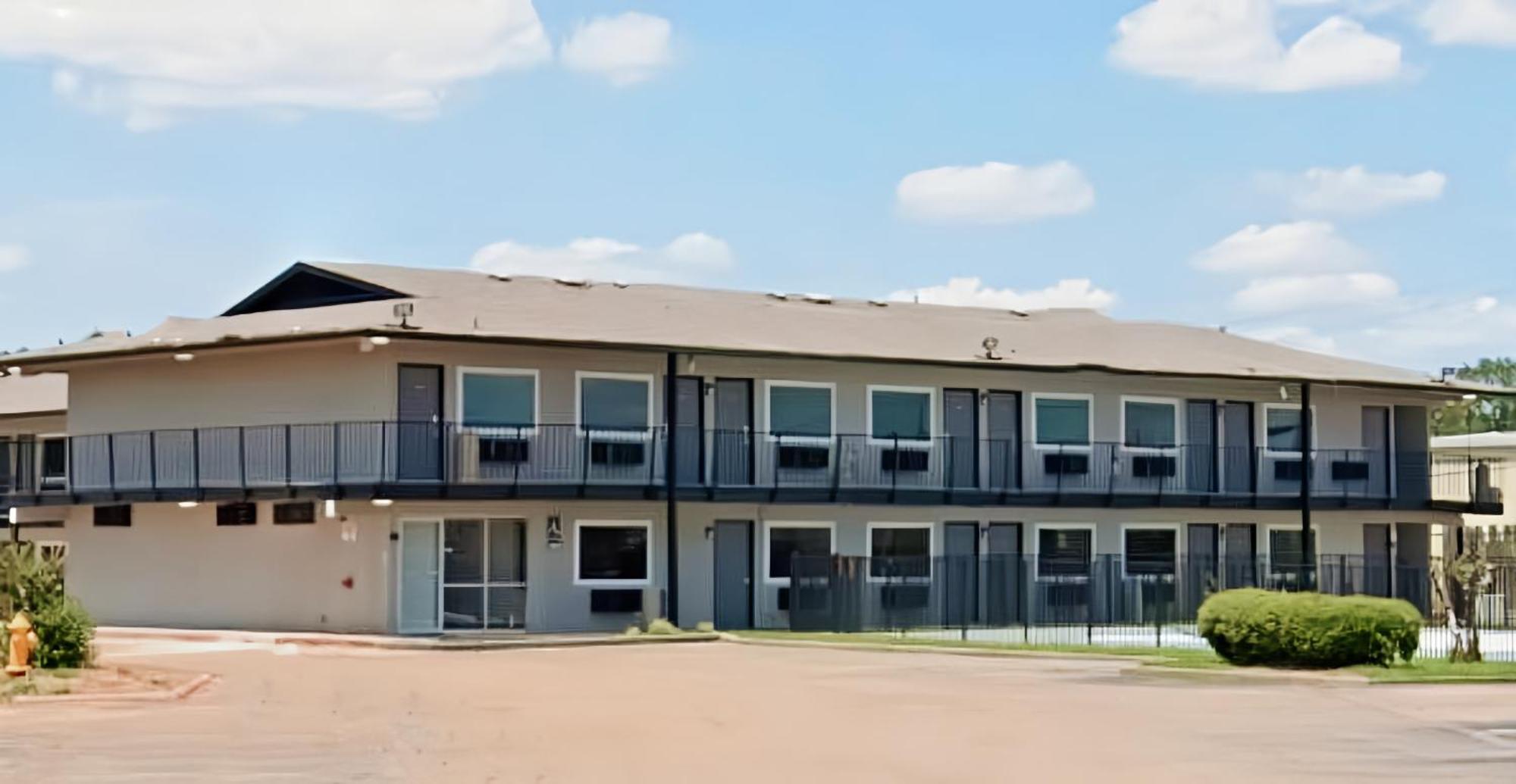 Studio City Suites, A Travelodge By Wyndham Texarkana Exterior photo