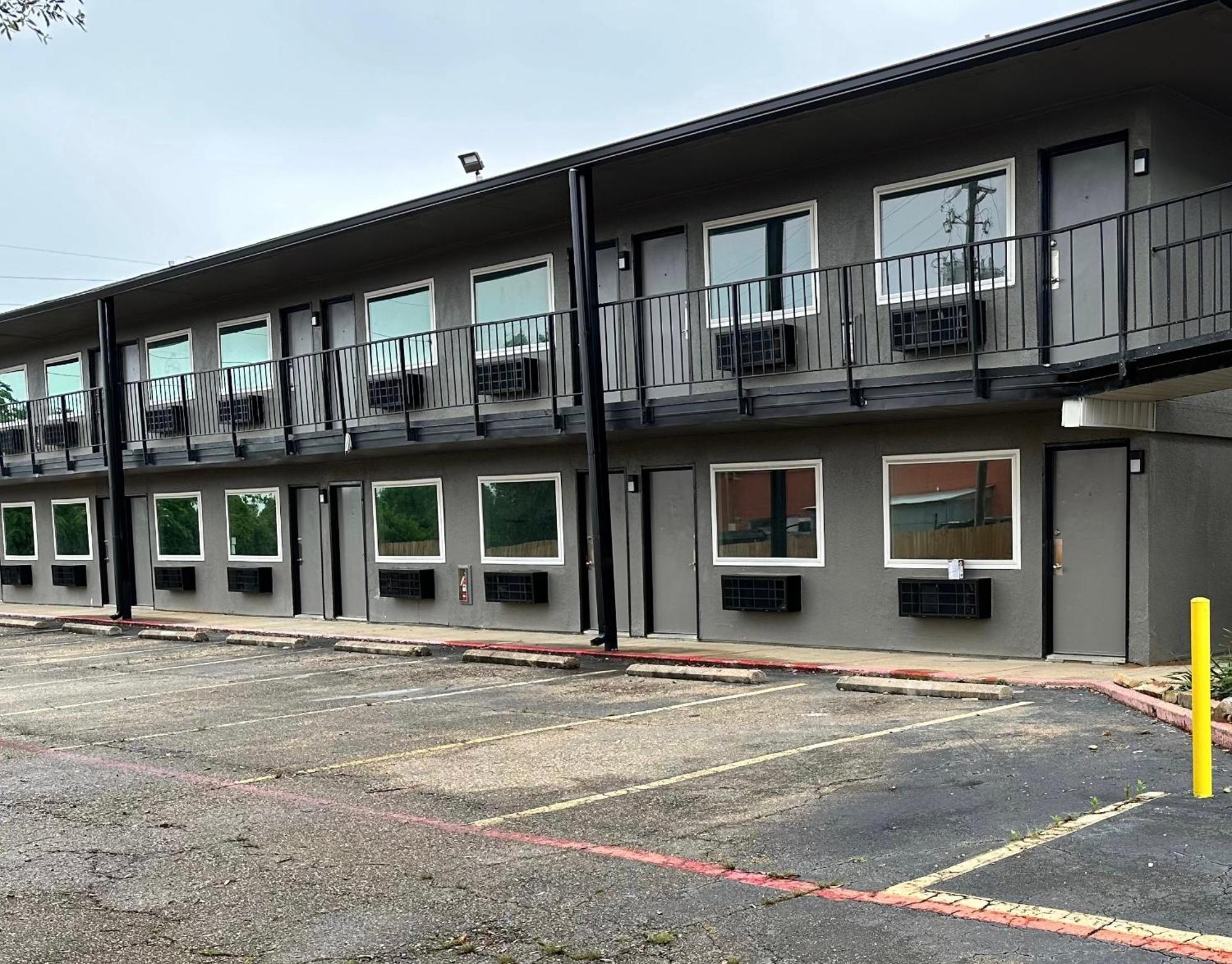 Studio City Suites, A Travelodge By Wyndham Texarkana Exterior photo