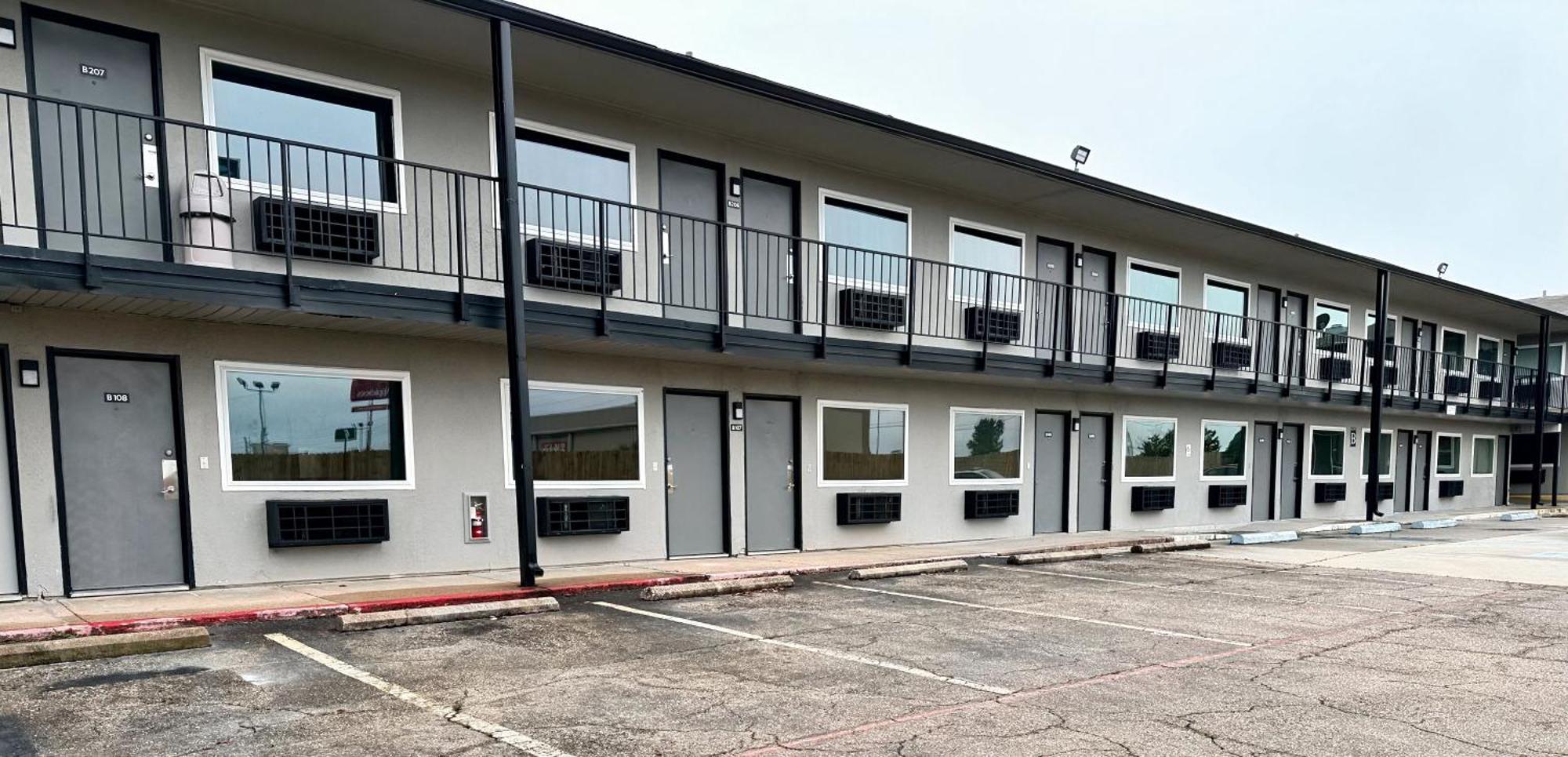 Studio City Suites, A Travelodge By Wyndham Texarkana Exterior photo